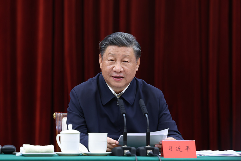 2023年10月12日下午，中共中央總書(shū)記、國家主席、中央軍委主席習近平在江西省南昌市主持召開(kāi)進(jìn)一步推動(dòng)長(cháng)江經(jīng)濟帶高質(zhì)量發(fā)展座談會(huì )并發(fā)表重要講話(huà)。新華社記者 鞠鵬 攝